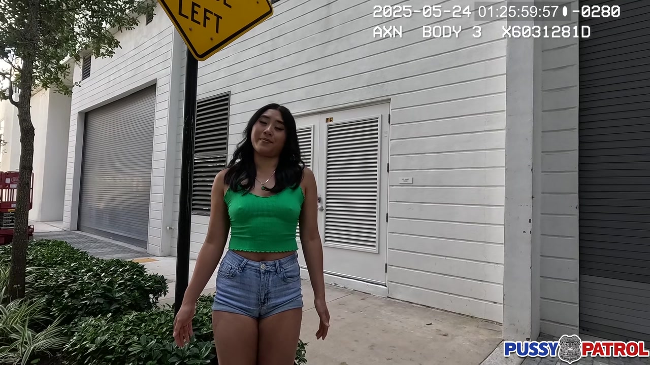 Emerald Loves – PussyPatrol 25 10 02 Emerald Loves  720p